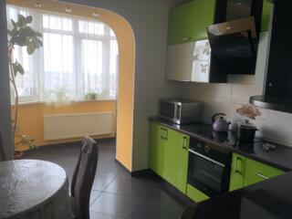 Продается 3-комнатная квартира в Червоном Хуторе/"Метро"