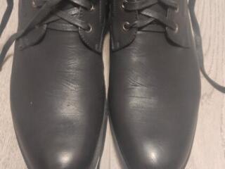 Продам ботинки