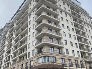 Продам квартиру в клубном доме на Азарова