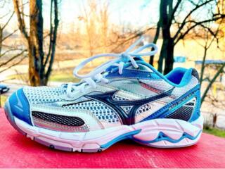 Кроссовки Mizuno - Оригинал, размер 38, цена 950 рублей, Тирасполь.