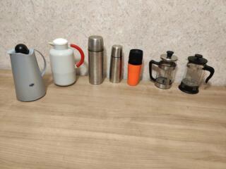 Продам 2 чайника для заварки и термосы разные...