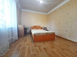 Продається 3-кімнатна квартира на Прудах