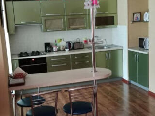 3-КОМ по 1 Мая, Новострой, 2 этаж, 81м², с ремонтом