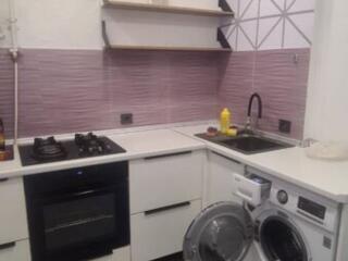 Продается 2 комн. квартира на Балке район магазина Комета