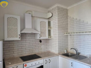 Продам 1-к 50 м в ЖМ " Радужный "