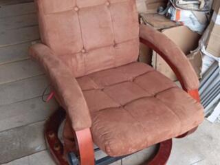 Продам кресло с отдельной мягкой, как кресло подставкой