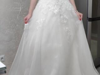 Продам свадебное платье привезено с Италии