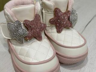 Тёплые ботинки для девочки. Размер 20 (9 мес -18 мес)