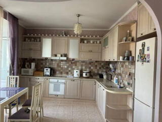 Трехкомнатная на Левитана