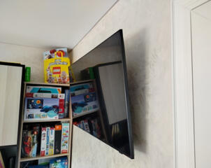 Телевизор установить на стену. Монтаж телевизора на стене качественно.