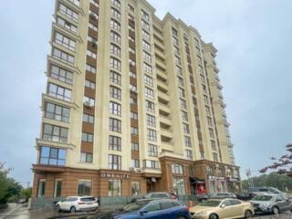 Продается 3 комнатная квартира в Центре. Белый вариант