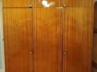 Продам шкаф в отличном состоянии с антресолью. СССР.