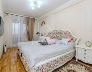 Se vinde apartament cu 3 camere pe str. Alba-Iulia. Suprafața de 102 .