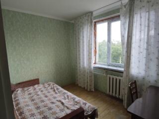 Продается 2-х комнатная квартира, 4-эт. 5-го дома, площадью 38 кв. м.