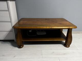 Качественный журнальный дубовый стол - 120$.