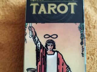 Продам карты таро, 2 коробки (колоды).