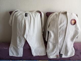 Кимоно цена -250р.. Плечи-42см. Длина-75см. Пояс-42.Штаты-длина-80см.