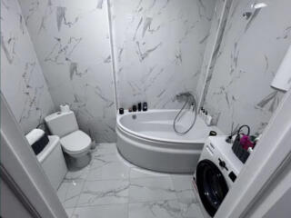 Продам квартиру 37 кв. м., 3/10, новый дом, жк Дом на Щорса.