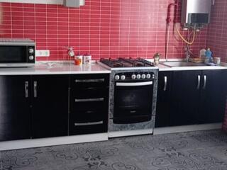 Уютный дом в хорошем жилом состоянии р-он Ориона, торг уместен.