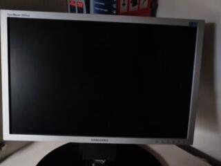 Продам монитор Samsung