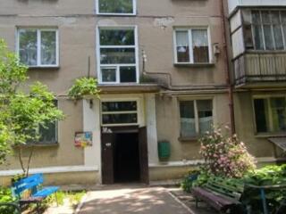 Продам трехкомнатную квартиру на Ленинском 5/5