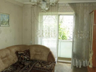 Продаётся трёхкомнатная квартира. Днепровский район, улица ...