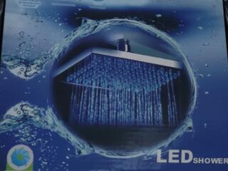 Смеситель новый Waterfall и Душевая головка с подсветкой