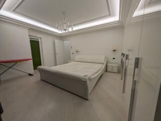 4-комнатная квартира, Центр, Кишинёв, Кишинёв мун.