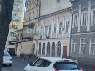 30969. Продам 3-х комнатную квартиру в Центре.  ...