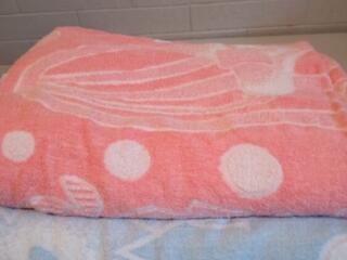 Продам махровые простыни слегка б/у