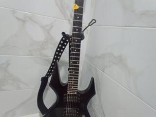 Продам электрогитару