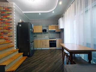 Продам 2-х уровневый таунхаус с ремонтом на Ленпоселке