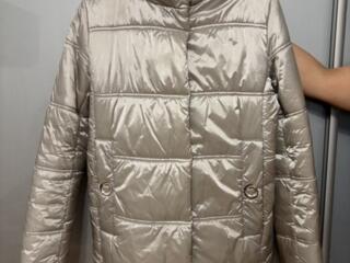 Продам женские куртки. За все 200руб.