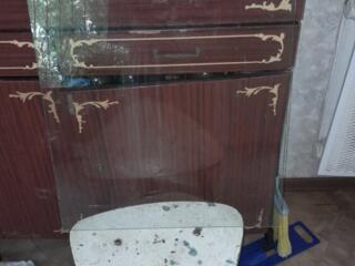 Стекло для мебели, размер 60 см х 50 см. В наличии 5 штук