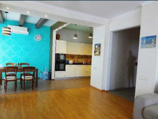 2-комн. квартира Французский б / Довженко, Шевченко