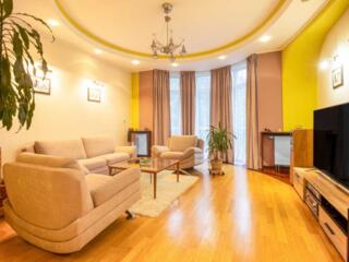 продаж 3-к квартира Львів, Франківський, 260000 $