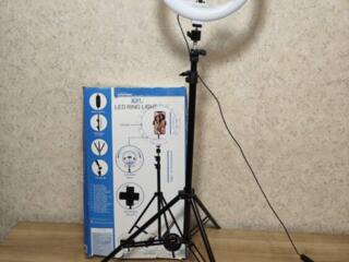 Продам "новая селфи лампа", есть несколько регулируемых цветов