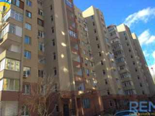 Продам 2-комнатную квартиру в новом кирпичном доме на Зоопарковой.