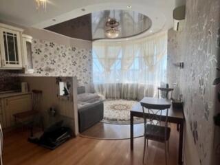 Просторная 1- но комнатная квартира с ремонтом мебелью и бытовой техни