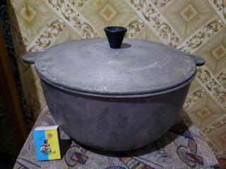 Алюминиевый большой казан на 6 л с крышкой из СССР.