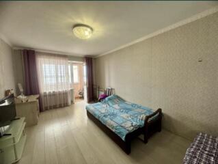 Продаю простору 1к. квартиру на Намиві з видом на річку