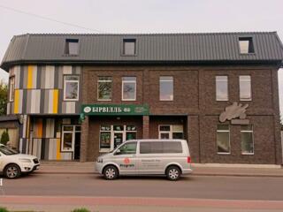 Оренда 30 кв. м. Фасад. 1 поверх. Окремий вхід.