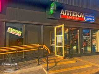 Помещение 80 метров. Фасад. Первый этаж. Все коммуникации.