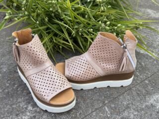 Босоножки р. 40, кожа