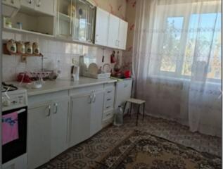 ПРОДАМ 3+1кв., Просторная, с/пакеты+ Гараж+ Подвал+ Огород - ФАЛЕШТАЫ