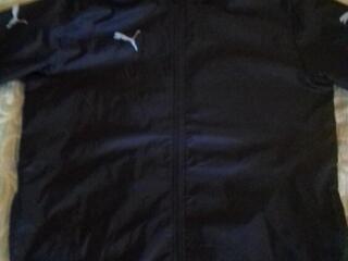 Продам спортивную ветровку puma