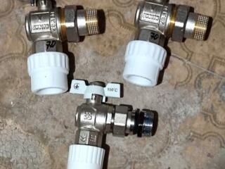 Новые краны, подставка для ёлки