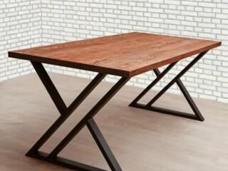 Изготавливаю столы с металлическим каркасом на заказ