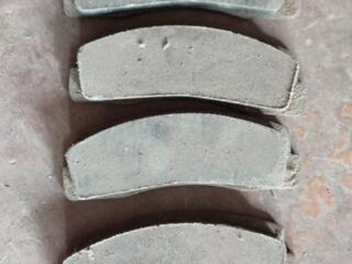 Колодки тормозные на Ниву передние 100 руб.