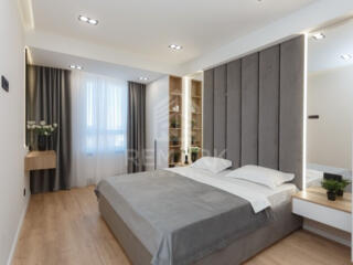 Se vinde apartament cu 4 camere în complexul locativ OASIS, sect. ...